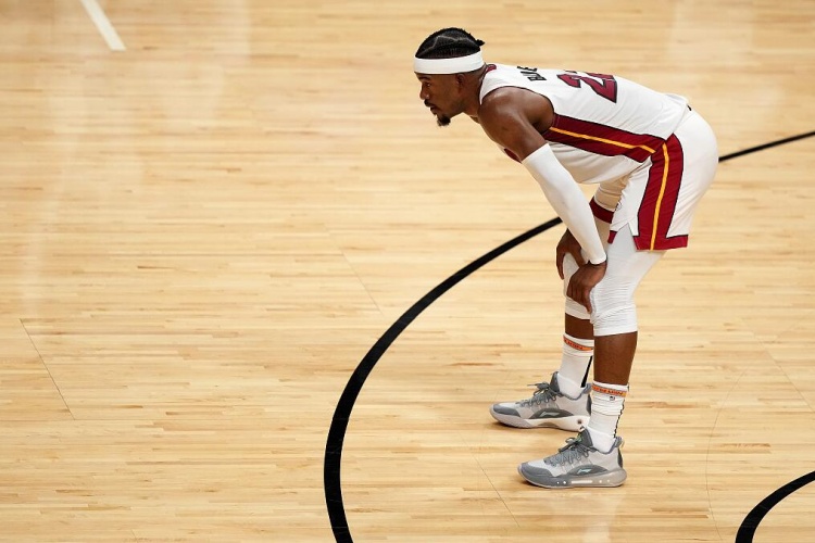 巴特勒:我会微笑去打会儿牌 如果我不是21中5那就是另一个故事