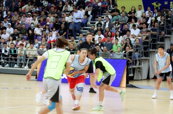 如何评价一位篮球运动员的技术水平与综合能力？