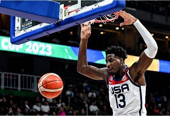 篮球比赛中的进攻战术和防守战术有何意义?